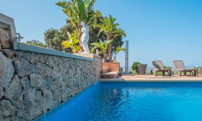 Portol Appartement | Holiday Apartment 'Sky Villa In Portol' with Shared Pool, Wi-Fi and Air Conditioning