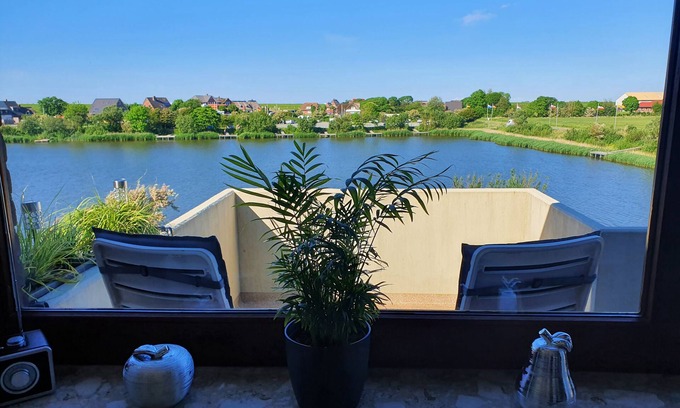 Norderhafen Appartement | Holiday Apartment 'Watt'n Utsicht' with Sea View, Balcony and Wi-Fi