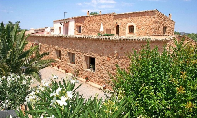 Son Antem Appartement | Appartement de vacances avec vue sur les montagnes et piscine partagée.