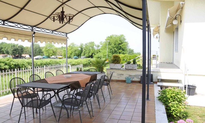 Montioni Appartement | Appartement de vacances avec jardin privé dans un emplacement idéal au bord du lac