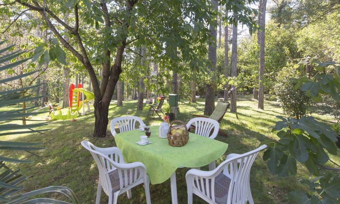 Plomin Appartement | Appartement de vacances avec 3 salles de bains, barbecue et aire de jeux pour enfants