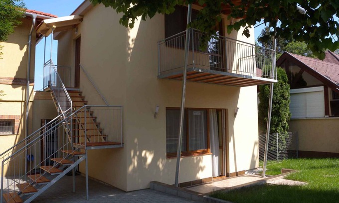 Siofok-Sosto Appartement | Appartement de vacances avec des équipements modernes à seulement 120 mètres de la plage