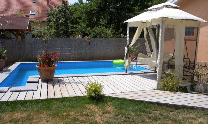 Siofok-Sosto Appartement | Appartement de vacances avec piscine et climatisation
