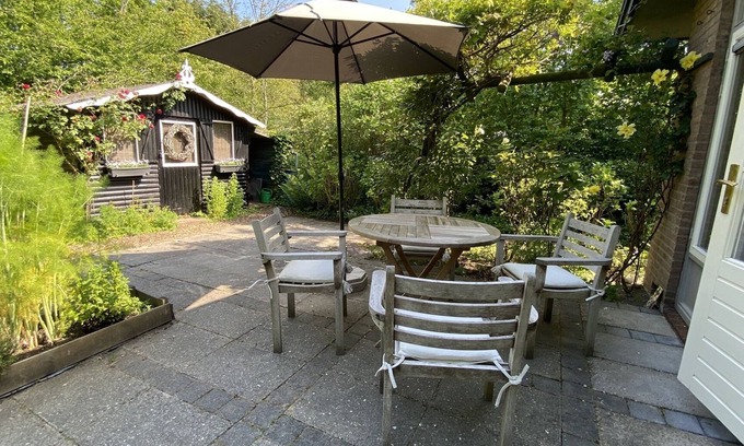 Ouwerkerk Maison | Holiday bungalow for 4 people in a quiet park in Ouwerkerk