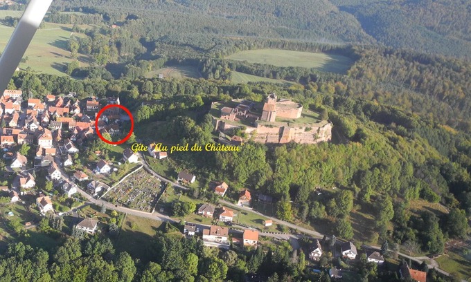 Lichtenberg Maison | Gîtes de vacances situé au pied du château du Lichtenberg, Château du XIII°s.