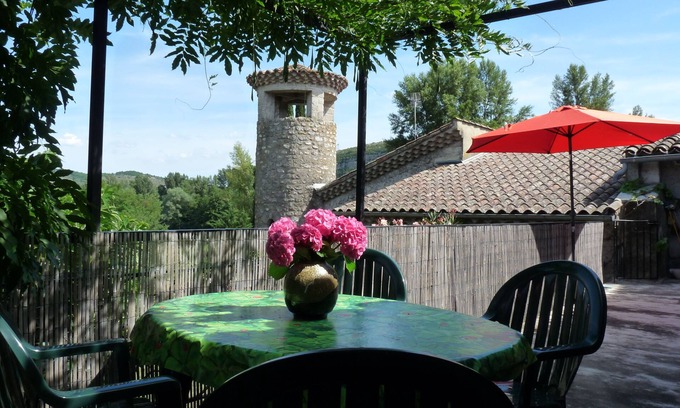 Rosieres Maison | Gite de vacances pour 4-5 pers, bord de riviere. Sud Ardèche, climat méridional