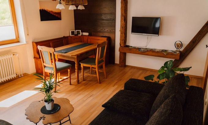 Bad Peterstal-Griesbach Appartement | Holiday Apartment 'Bästenbach' with Lake View, Private Terrace and Wi-Fi