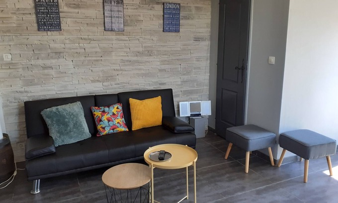 Ensues-la-Redonne Maison | location de vacances ENSUES LA REDONNE T2 (50m2) Provence -proche calanque
