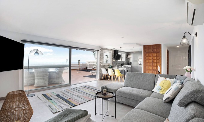 Los Realejos Appartement | Appartement de vacances "Casa Hola Mar" directement sur la côte avec vue sur la mer.