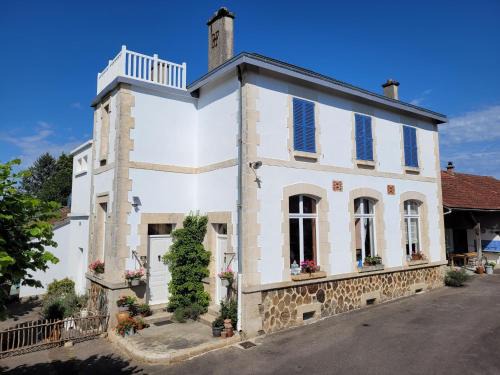 Neuvic-Entier Maison | Holiday Home in Limousin near Forest