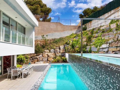 Calonge Maison | Holiday Home Nathalie by Interhome