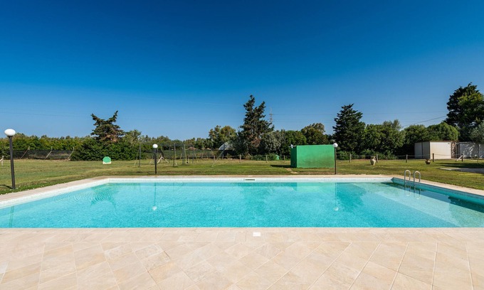 San Giovanni Suergiu Maison | Holiday Home "Azzurra Relax" with Pool, Garden & Wi-Fi