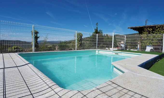 Castillo de Locubin Maison | Maison de vacances 'La Sierrezuela' avec vue sur les montagnes, piscine privée et Wi-Fi