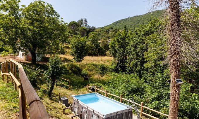 Casola in Lunigiana Maison | Holiday Home 'The Dormouse - Il Ghiro' with Private Pool and Wi-Fi
