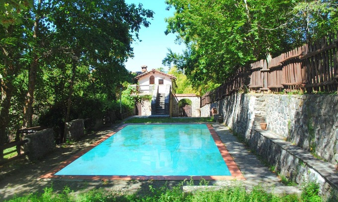San Marcello Piteglio Maison | Holiday Home in Migliorini with Pool & Nature