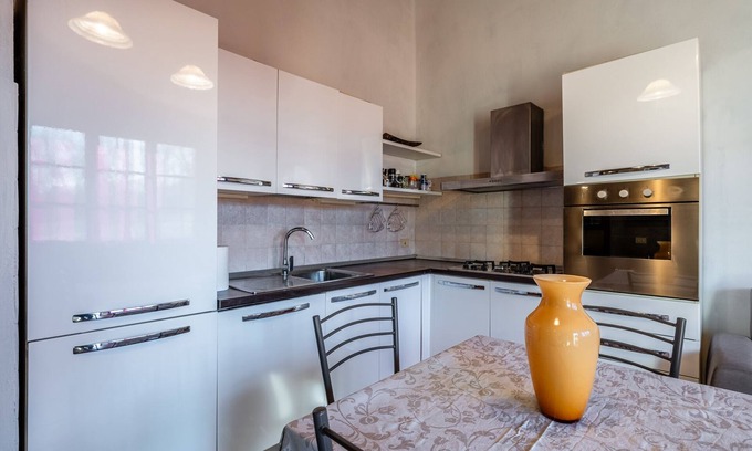 Santa Maria a Monte Maison | Holiday Home 'Fontine' with Private Terrace, Wi-Fi and Air Conditioning