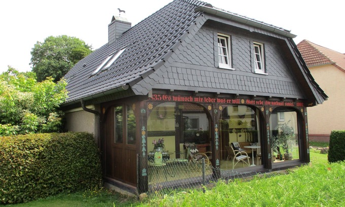 Uckerland Maison | Holiday Home 'Altes Jägerhaus' with Private Terrace and Private Garden