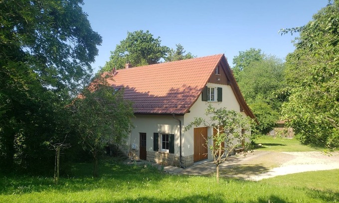 Tengen Maison | Holiday Home 'Am Alten Steinbruch' with Shared Terrace, Shared Garden and Wi-Fi