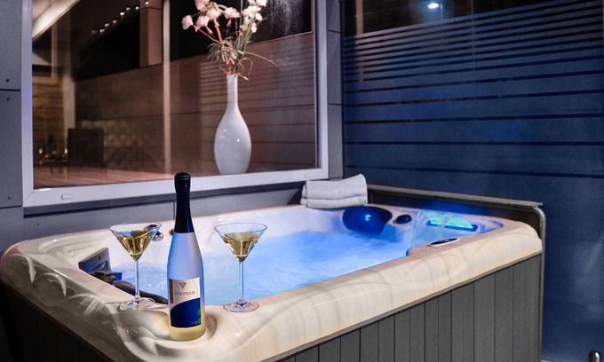 Wehingen Maison | Holiday Home 'Am Millibach' with Private Terrace, Private Garden and Wi-Fi