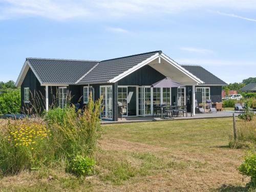 Havnsø Maison | Holiday Home Annerose - 550m from the sea by Interhome