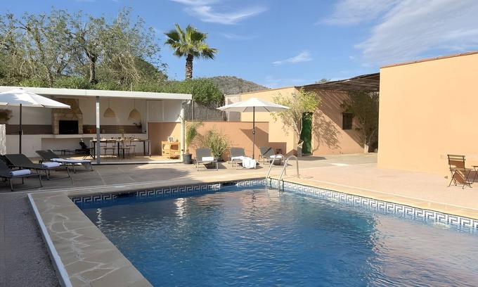 Santa Eulalia del Rio Maison | Holiday Home 'Bamboo' with Private Pool, Wi-Fi and Air Conditioning