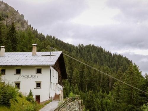 Spiss Maison | Holiday Home bergGlück by Interhome