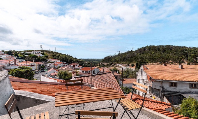 Malveira da Serra Maison | Holiday Home 'Between Mountain and Sea' with Mountain View, Private Terrace and Wi-Fi