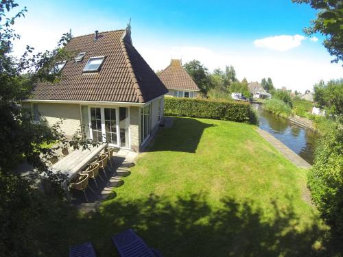Eernewoude Maison | Holiday Home Bungalowpark It Wiid by Interhome