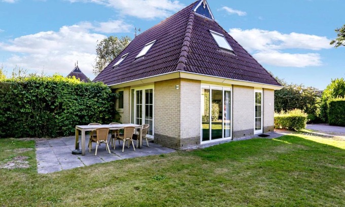 Eernewoude Maison | Holiday Home Bungalowpark It Wiid by Interhome