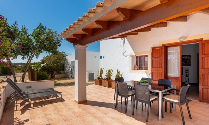 Pilar de la Mola Maison | Maison de vacances 'Ca Ses Celleres' avec terrasse privée, jardin privé et Wi-Fi