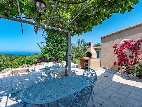 Coti-Chiavari Maison | Holiday Home Campestra by Interhome