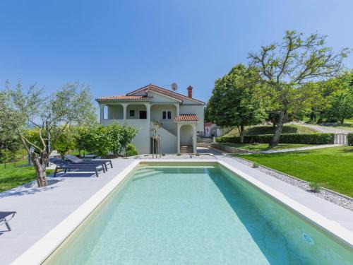 Pican Maison | Holiday Home Carlo by Interhome