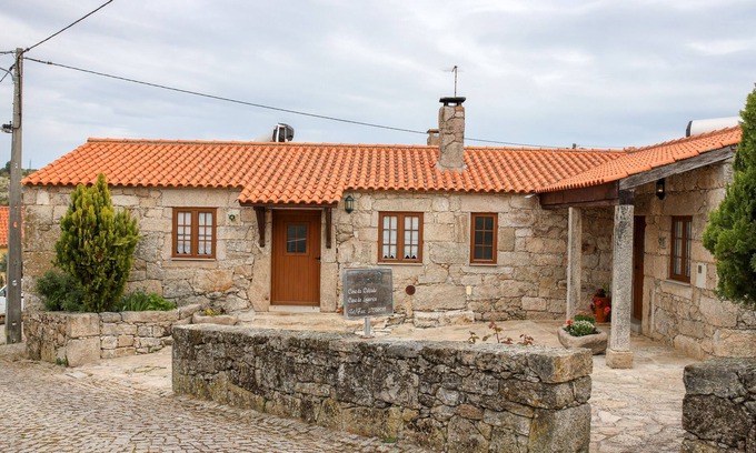 Sortelha Maison | Maison de Vacances 'Casa Da Calçada - Turismo Sortelha' avec Terrasse Privée, Wi-Fi et Climatisation