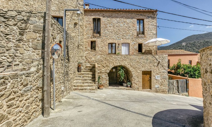 Cantallops Maison | Maison de vacances 'Casa De Pueblo' avec vue sur les montagnes, terrasse privée et Wi-Fi