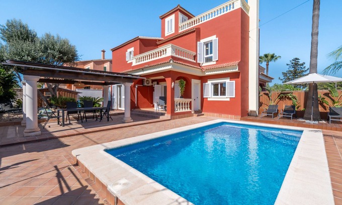 Badia Gran Maison | Holiday Home 'Casa de Tina' with Private Pool, Wi-Fi and Air Conditioning