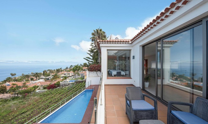 Las Cuevas Maison | Maison de vacances 'Casa Santa Úrsula' avec vue sur la mer, piscine, Wi-Fi et jardin