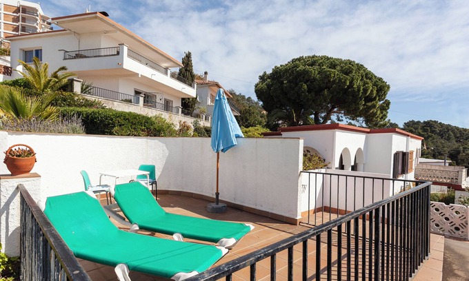 Canyelles Maison | Maison de vacances 'Casa Morisca vistas al mar' avec vue sur la mer, jardin et Wi-Fi.