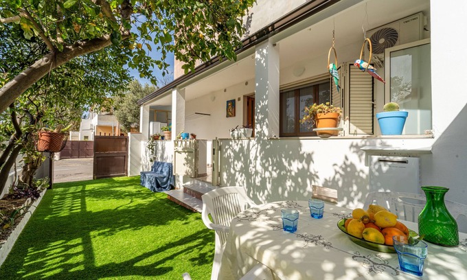 Carbonia Maison | Holiday Home "Casa Gio" with Shared Garden & Wi-Fi