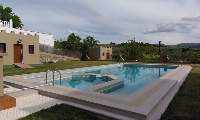 Arriate Maison | Maison de vacances Casa José Romero avec vue sur les montagnes, piscine et Wi-Fi.