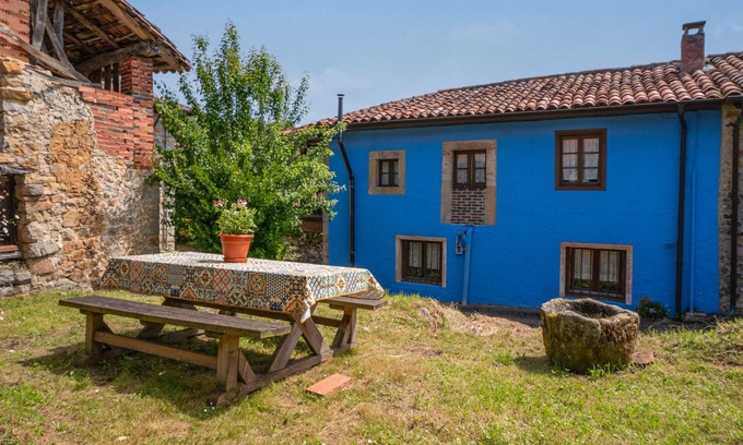 Labra Maison | Holiday Home 'Casa Rural En Picos De Europa' with Private Terrace, Private Garden and Balcony