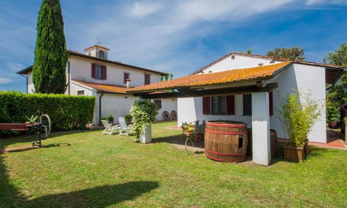 Lari Maison | Holiday Home Casetta Ponticelli by Interhome