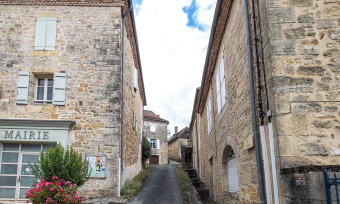 Badefols-d'Ans Maison | Holiday Home 'Charmante Maison, Echappée Belle' with Private Pool, Terrace and Wi-Fi