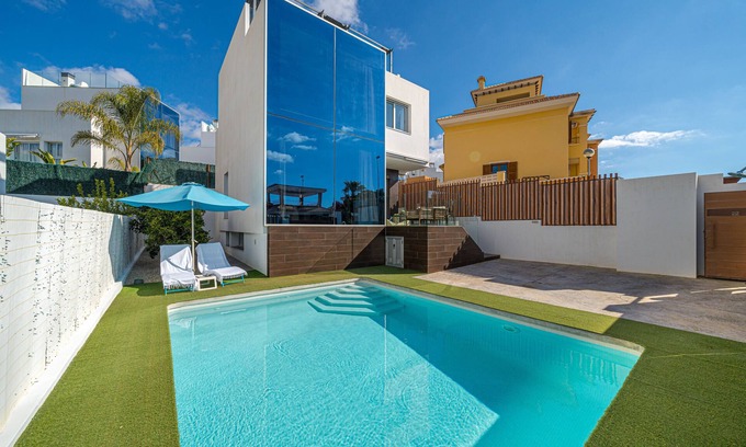 Finestrat Villa | Maison de vacances "Cristal" avec vue sur la mer, piscine et Wi-Fi.