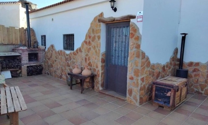 Guadix Maison | Maison de vacances Cueva Picoesquina avec vue sur les montagnes, jardin et Wi-Fi.