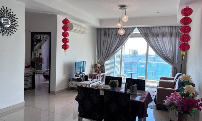 Taman Century Appartement | HOLIDAY HOME@D'Esplanade KSL in Johore Bahru, 45 minutes to SINGAPORE.