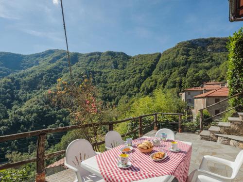 Stazzema Maison | Holiday Home Da Franca by Interhome
