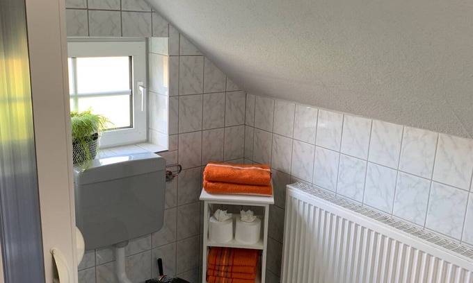 Dornum Maison | Holiday Home 'Deichperle Anton' with Shared Terrace and Wi-Fi