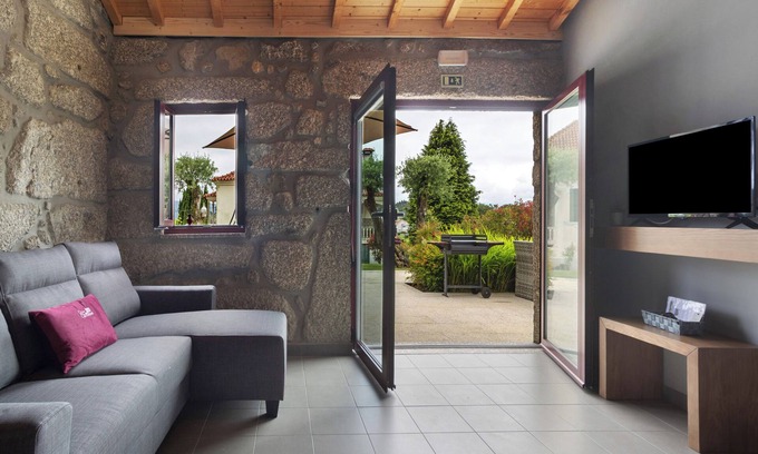 Guilhofrei Maison | Maison de vacances 'Do Lagar T2' avec vue sur le lac, Wi-Fi et climatisation