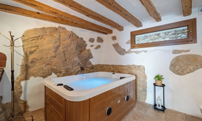 Tivissa Maison | Maison de vacances 'El Racó De Les Escales' avec balcon, Wi-Fi et climatisation