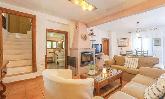 Calabazares Maison | Holiday Home 'Casa Rural La Trastienda' with Mountain View, Private Pool and Wi-Fi
